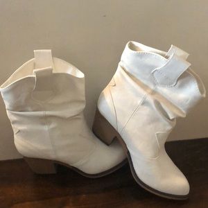 Charles David White Cowboy Boots! Never worn!